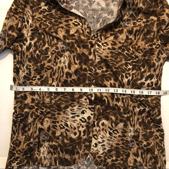 Womens button down Leopard print top size medium - Picture 6 of 7